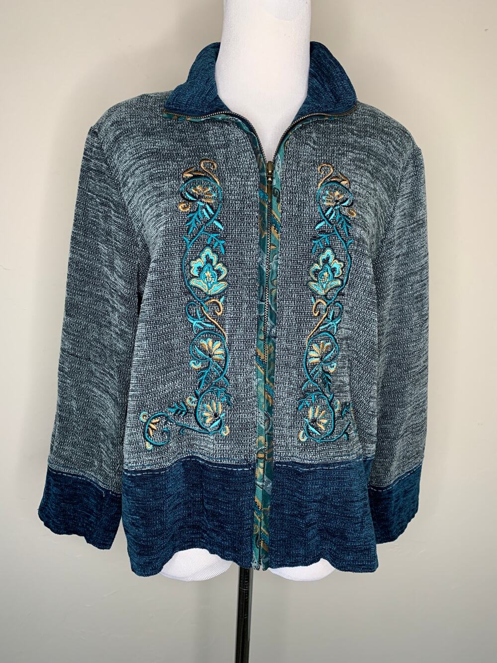 Vintage Soft Embroidered Teal Blue Blazer Sz Medium Petite